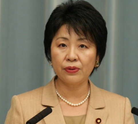 上川陽子-2